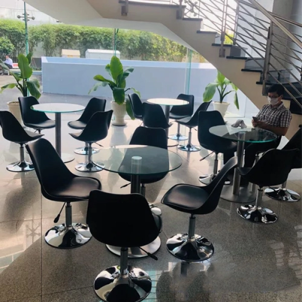 Bàn cafe tiếp khách mặt kính chân trụ inox – Mã : T114K
