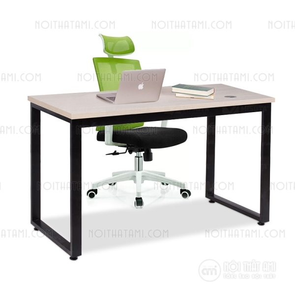 Bàn nhân viên chân u trắng 620