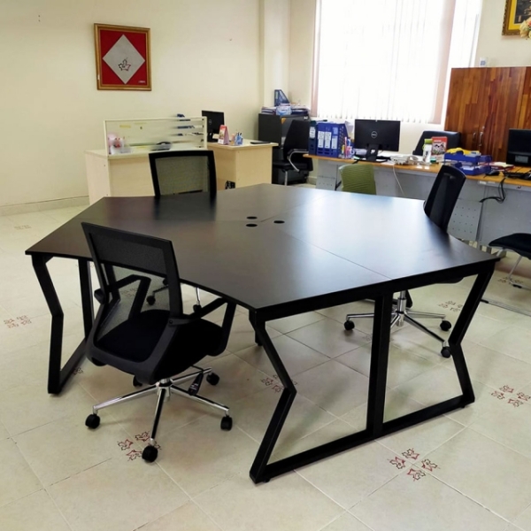 Cụm bàn làm việc 4 người Xavia TD