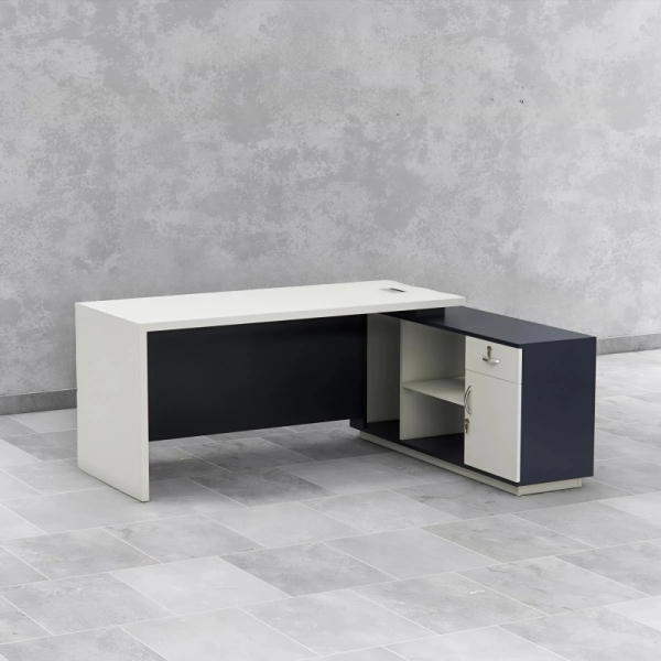 Bàn Giám Đốc Hiện Đại Sọc Trang Trí Tinh Tế – BGĐ121