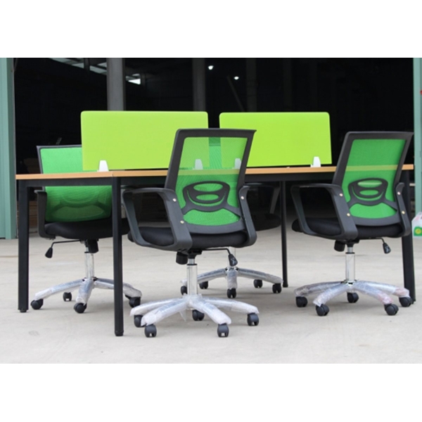 Cụm bàn làm việc chân sắt vách mica