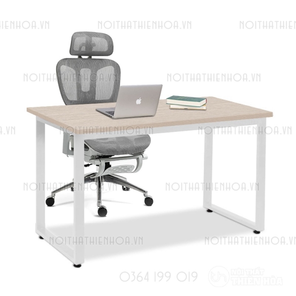 Bàn nhân viên chân u trắng 620