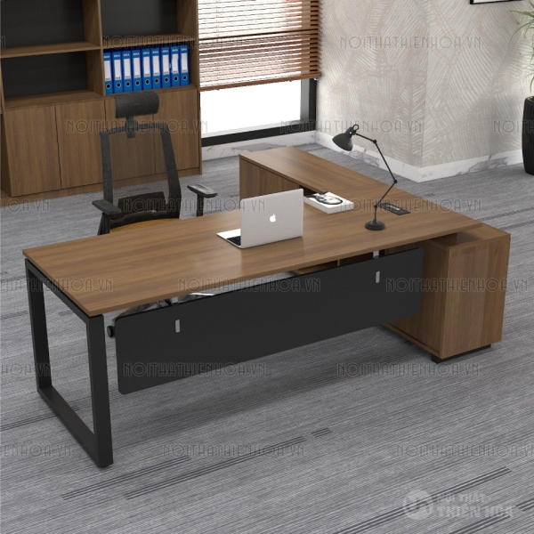 Bàn giám đốc chân sắt 1m8 Ula426D-18