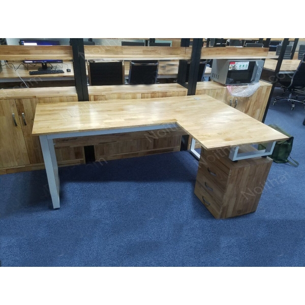 Bàn làm việc chân sắt chữ L gỗ tự nhiên giá rẻ