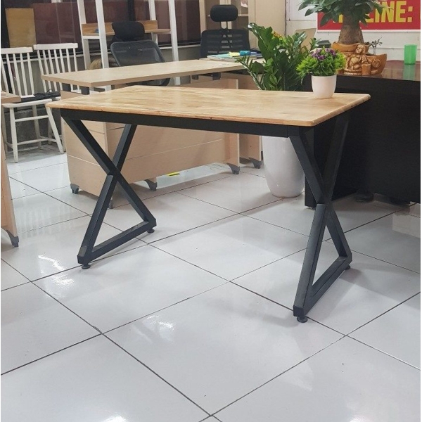 Bàn làm việc chân sắt chữ X