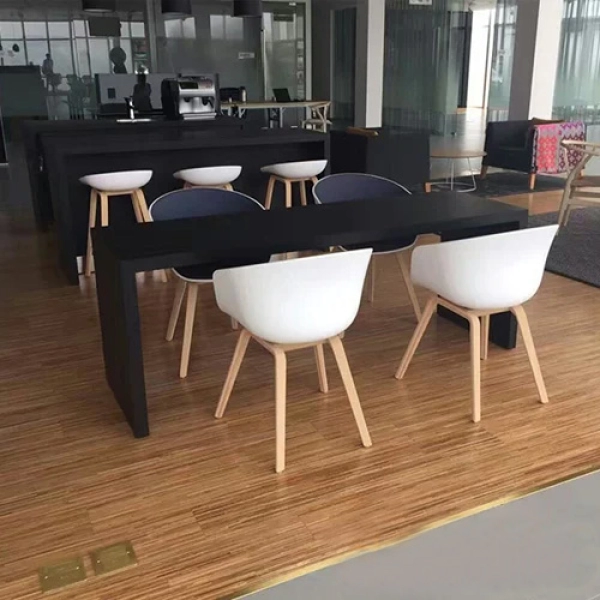 Ghế phòng ăn lưng nhựa bọc nệm phía trước, chân gỗ- Mã 234E