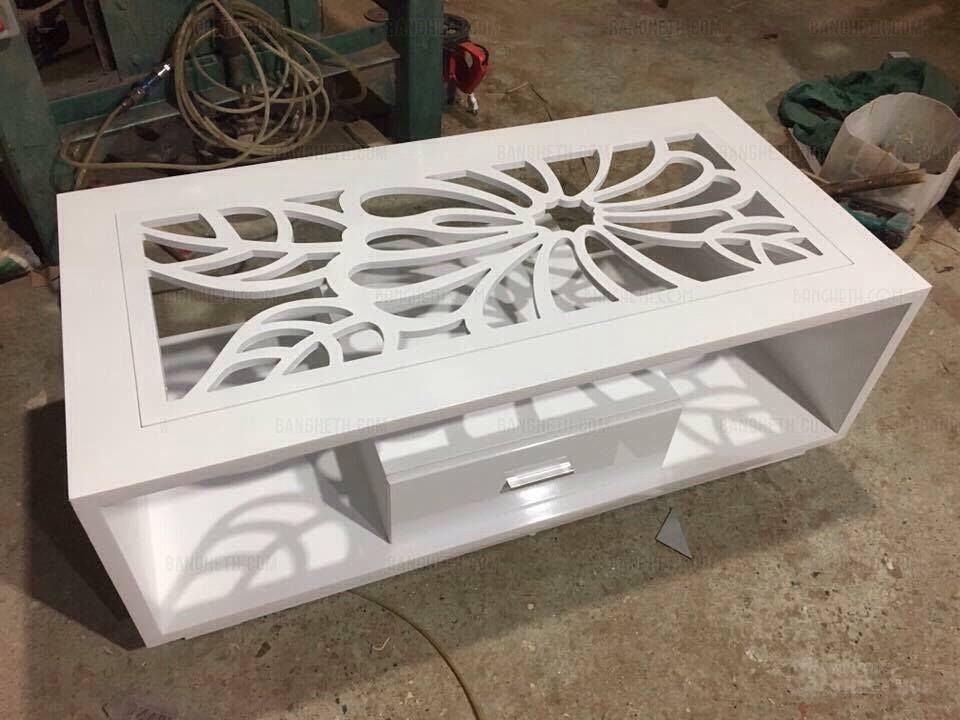 bàn kính sofa mặt hoa 